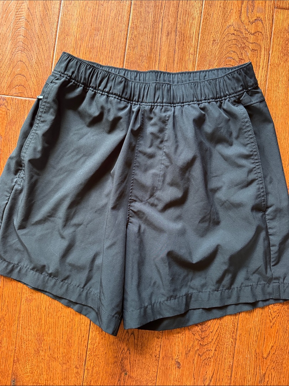 Hollister Men’s Black Elastic-Waist Casual Shorts